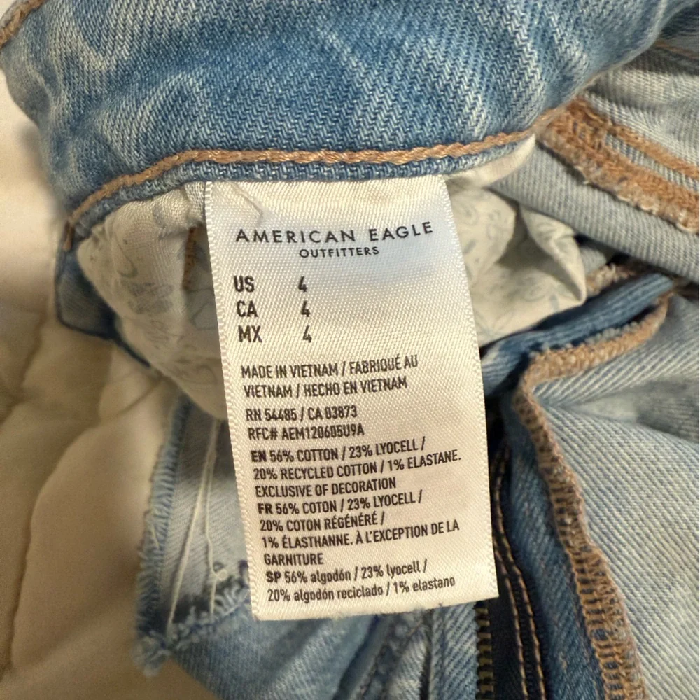 American Eagle Outfitters Light Blue Denim Shorts - Picture 3 of 3